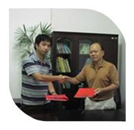 新竹公司董事長和日本千葉工業(yè)大學矢澤勇樹博士簽訂技術(shù)合作協(xié)議。